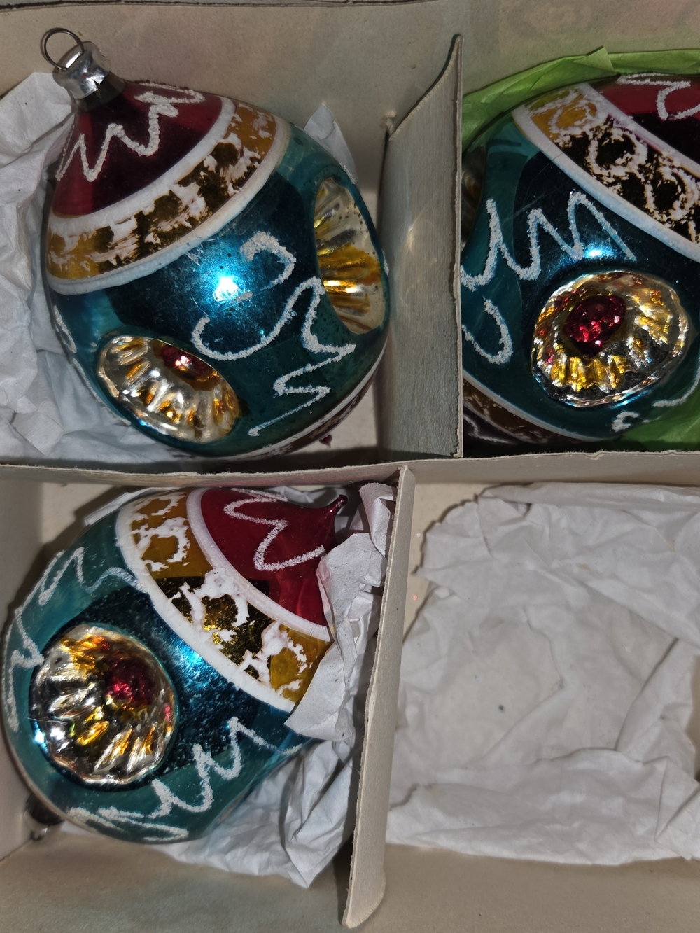 set of vintage large Corning (Shiny Brite) quadruple indent Teardrops